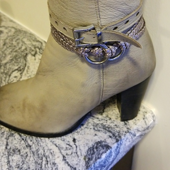 Two Lips Grey Leather Boots - Picture 7 of 8